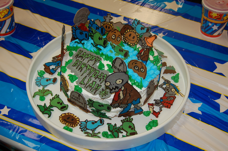 Illustration for article titled Plants Vs. Zombies Vs. Cake